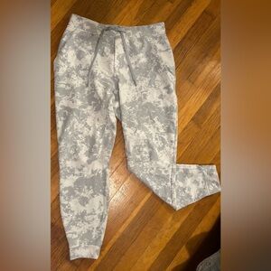 Lululemon Adapted State High-Rise Joggers - Size M